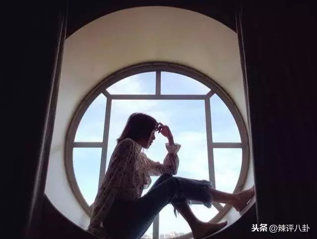 她是李澤楷認證女友,百般寵愛無正式名分,香車豪宅難填內心不甘!