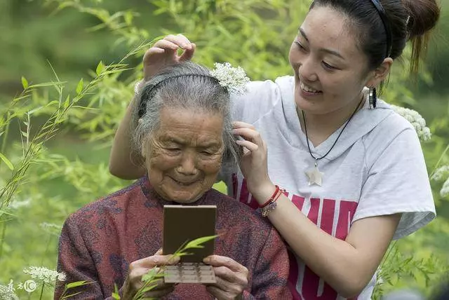 婆婆借我娘家錢,我不讓她還,看她在家行為,我要她連本帶利還我