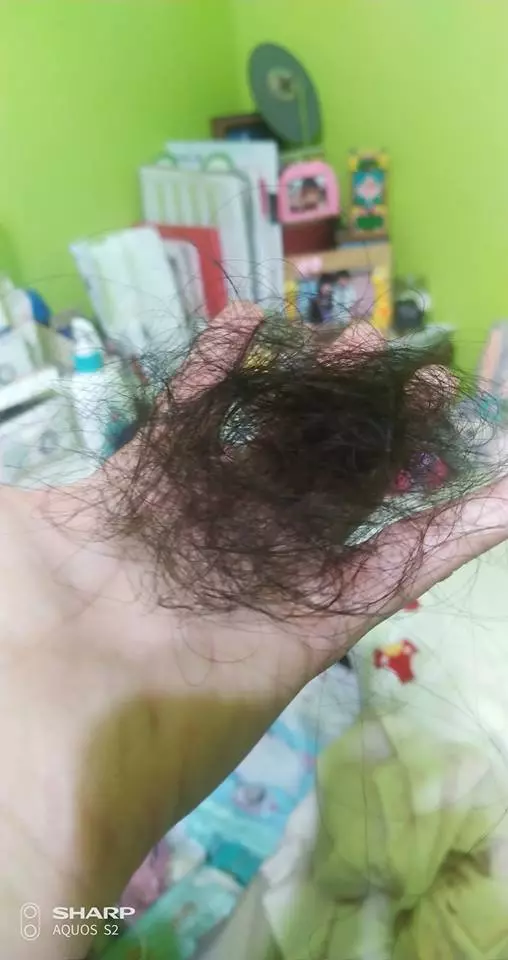 只有女生才能懂!女網友搜集「每天掉的頭髮」,1個月後「超誇張髮量」讓她超崩潰:這是真的