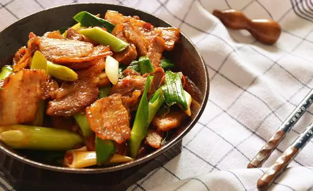 回鍋肉的14種做法,每周都做兩三回才過癮,上桌吃到碗都舔乾淨