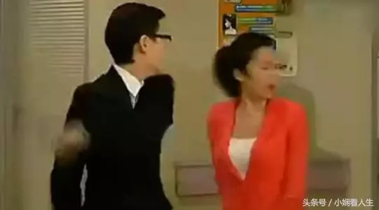 兒子滿月宴,丈母娘給了一萬紅包,知道緣由後我把老婆打回娘家