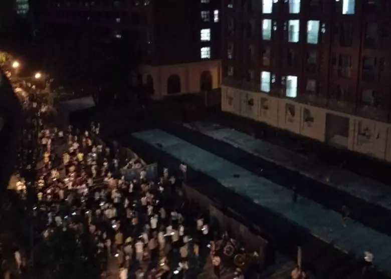 【四川深夜強震】Angelababy驚慌逃難,不少民眾也嚇壞半裸逃命!網友:真的好怕…