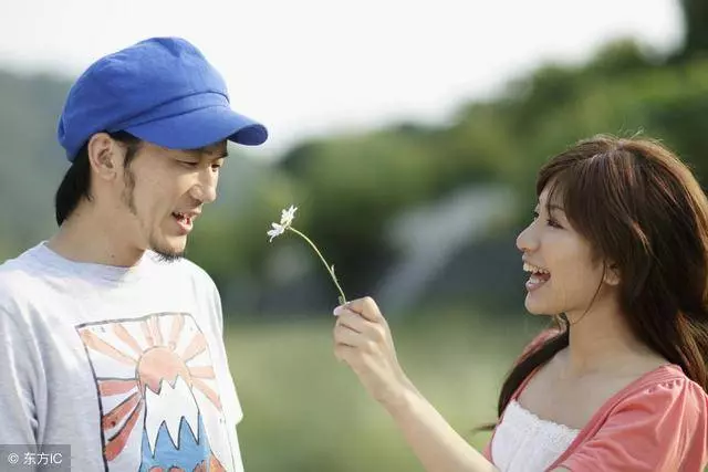 咱們結婚彩禮2萬,你弟結婚彩禮20萬,你爸媽借的債,憑什麼我還
