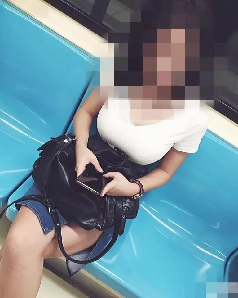 罕見!52歲王祖賢主動曬近照慶端午佳節,嬌俏站姿恍如18歲少女