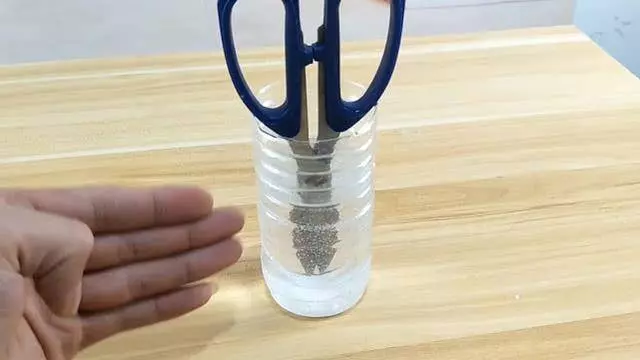 無論剪刀多舊多鈍,只需用它們泡一泡,省錢又實用,進來學學吧