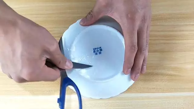 無論剪刀多舊多鈍,只需用它們泡一泡,省錢又實用,進來學學吧