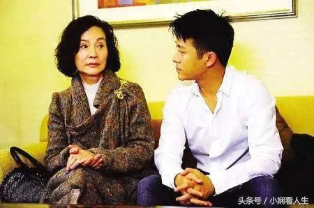 兒子,把你媳婦娘家拆遷的房子送一套給你妹,反正分了他們好幾套