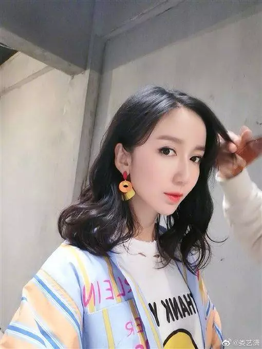 喝到站不穩!女星爆醉後帶男子開房間