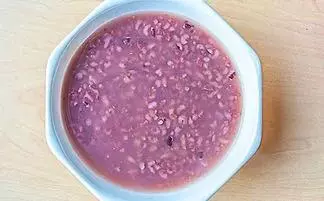 臉色暗黃,經常發脾氣?多半是氣血出了問題,幾個妙方幫助你
