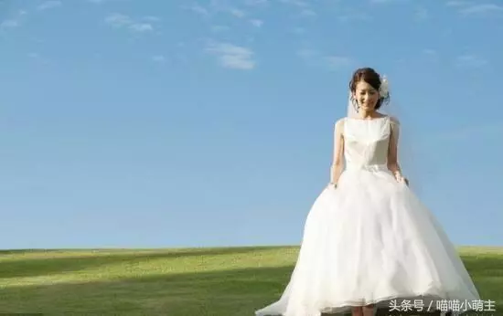兒子滿月,收了5萬塊份子錢,次日少了2萬,打開婆婆的包我傻了