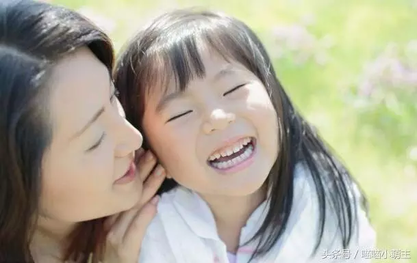 離婚後,前夫兩個月沒給女兒生活費,手機螢幕一亮,我轉給他三千