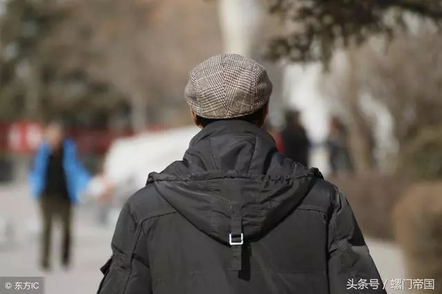 哥哥讓妹妹跟了貧窮的爸爸,長大後妹妹過上了別墅豪車的日子