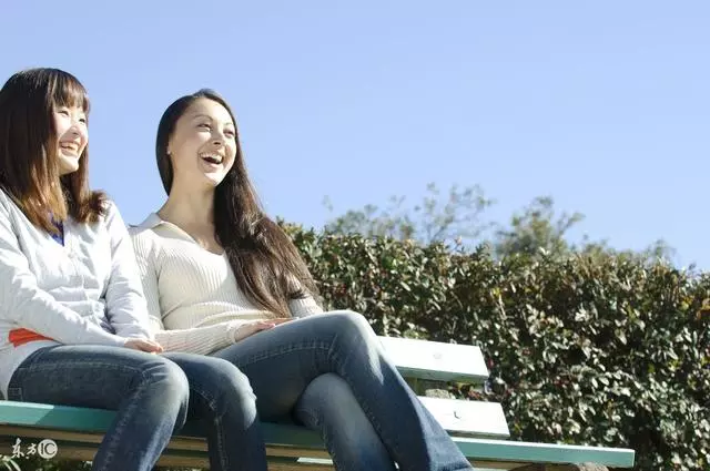 兄弟借我三萬,五年後我上門要債,拿古董抵債,他結婚我隨禮百萬