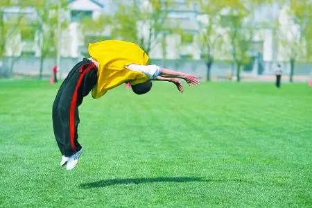 「10個號稱最難的數學腦筋急轉彎」答對2題算正常人,答對6題以上的人根本天才!