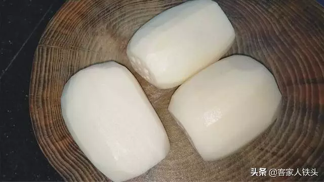 蓮藕自從學會這個做法,家人三天兩頭點名吃,軟糯鮮香,好吃解饞
