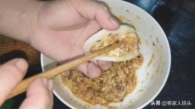 蓮藕自從學會這個做法,家人三天兩頭點名吃,軟糯鮮香,好吃解饞