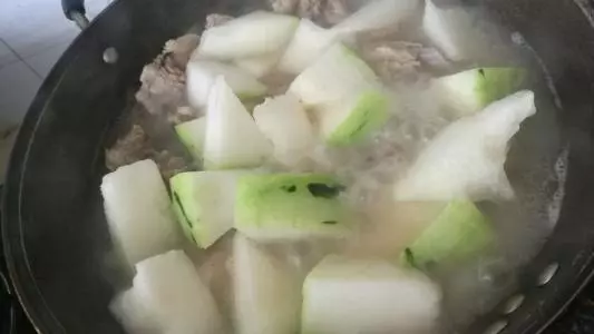 夏季食欲不振吃什麼?營養師:多吃兩種瓜、喝一種粥,少吃一種肉