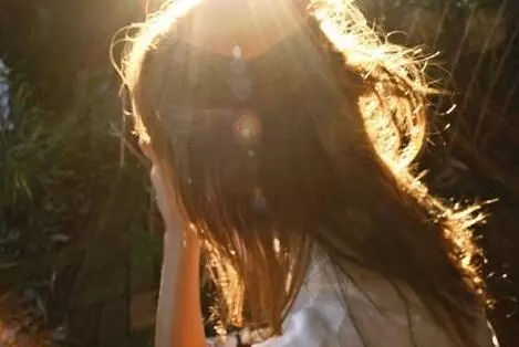 女友帶我回家見父母,看到女友家的保姆,我找藉口趕緊離開