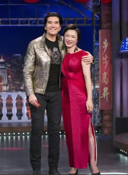 因一首歌而家喻戶曉, 舉辦65場演唱會, 與楊瀾相戀, 現成此樣!