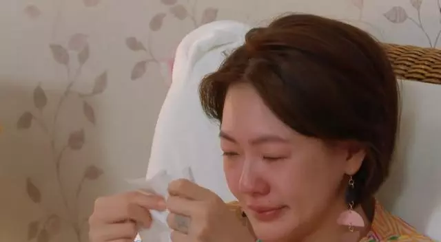 小S節目中被男星罵哭:你表演沒人看很正常,一旁的大S不敢吱聲