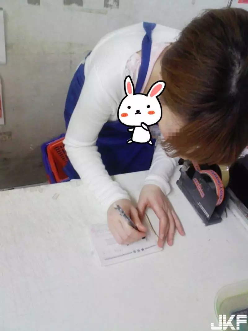 好討厭的感覺 小隻馬女孩夢魘大揭密:個子矮就算了 每次一彎腰就要被看