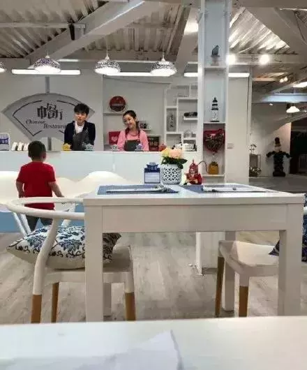 從碧海藍天、教父到中餐廳3,義大利陶爾米納小鎮為什麼被偏愛?