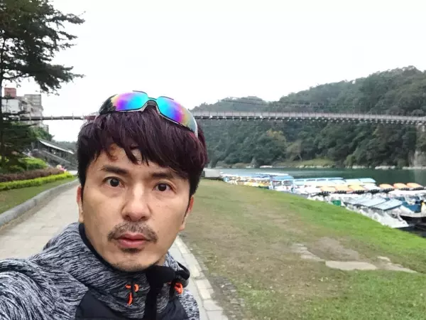 唐從聖「得怪病腫成豬頭」,中西醫都沒輒,悲觀對2女兒「交代後事」想捐贈器官,挺病體兼2副業養家