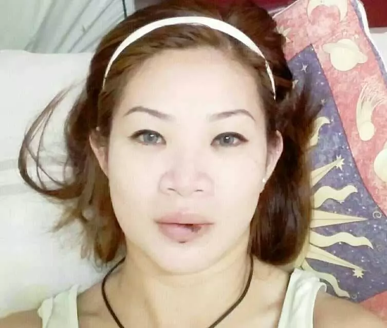 【我給你紅啦!】新加坡男子逼老婆「賣K粉」,利用孩子在ICU的照片騙錢去「賭球」,再叫老婆還賭債「30多千」!