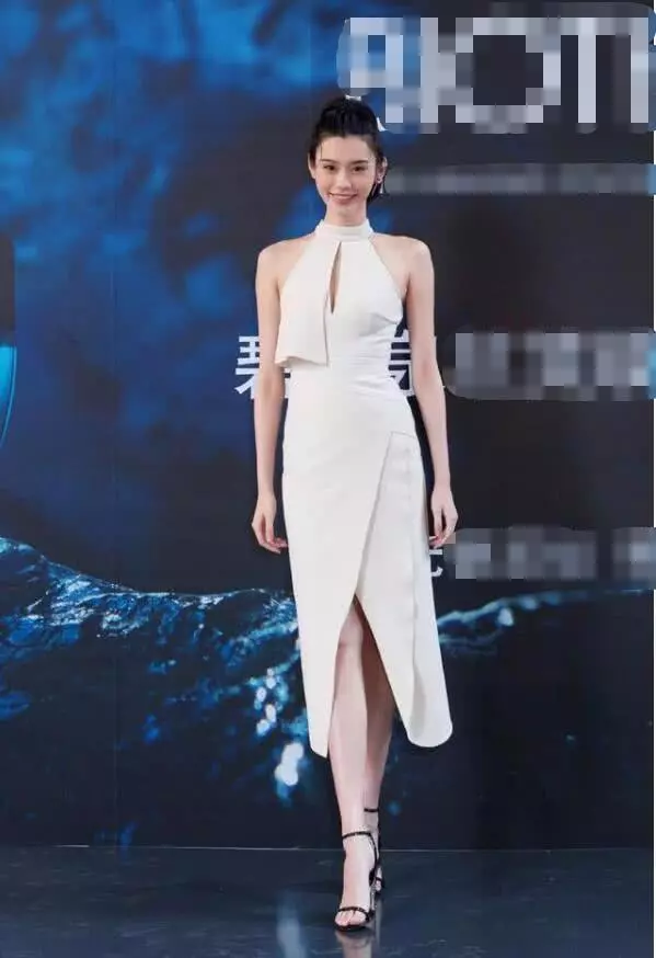 又一對兒姐弟戀!奚夢瑤能被小六歲男友求婚,她的好衣品功不可沒