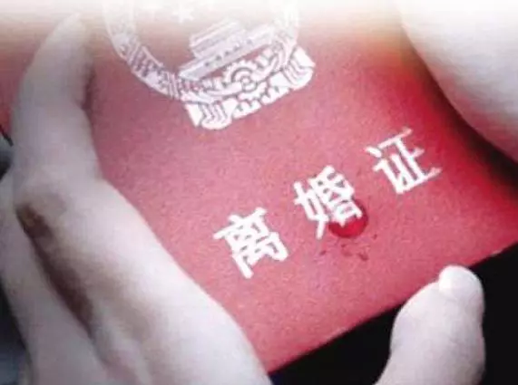 結婚倆年老婆堅持要離婚,聽到媽媽和妹妹對話,才明白我有多傻