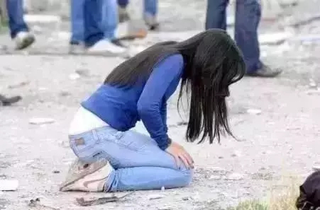 婆婆去世遺產全部歸嫂子,4個月後她哭著借錢,我閉門不見人
