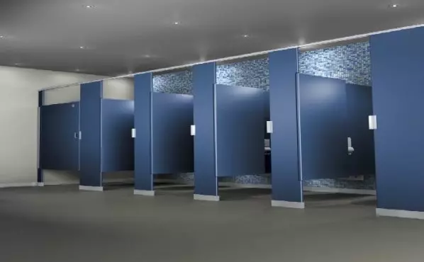 為什麽廁所的門總是「距離地面有點距離」?雖然感覺隱私不夠,但是沒想到背後理由很棒,網友:長知識了