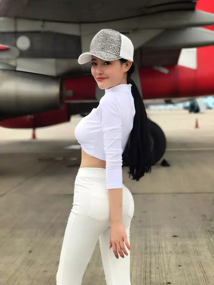 越南女模!女人有肉最好看!完美的身材讓人發呆!
