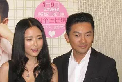 一直以為他單身,想不到竟偷偷展開了十多年的地下情!「蘇有朋公布戀情」粉絲紛紛獻上祝福