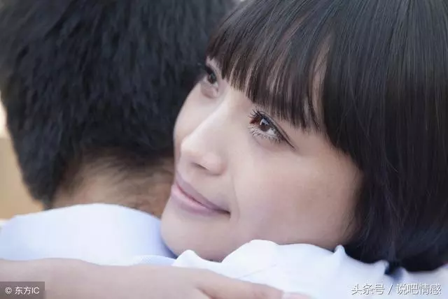 老公有錢後提離婚,老婆答應但要求他做一事後,他哭著說:不離了