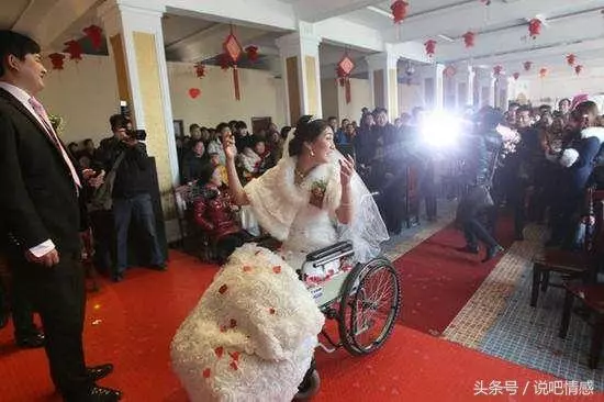小舅子結婚沒通知我,婚禮當天我不請自到,看到新娘我愣在了原地