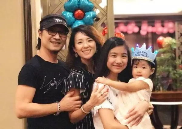 章子怡被大女兒實力搶鏡,是女神變老,還是女兒真的略勝一籌?