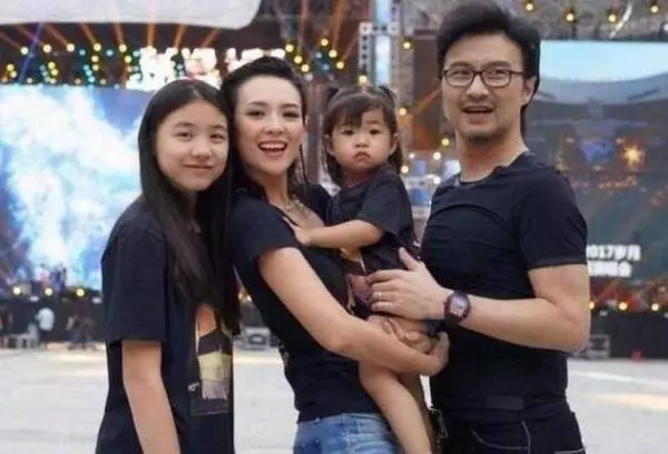 章子怡被大女兒實力搶鏡,是女神變老,還是女兒真的略勝一籌?