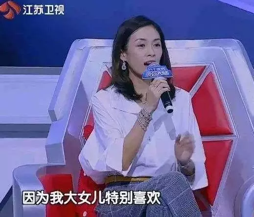 章子怡被大女兒實力搶鏡,是女神變老,還是女兒真的略勝一籌?