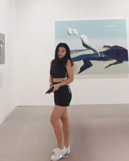 不輸姊姊!邱淑貞次女秀小蠻腰長腿超吸睛