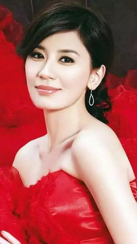 賈靜雯談離婚9年:有的人堵住了過去,有的人堵住了未來