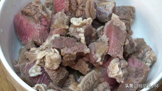 愛吃牛腩的收藏了,試試客家這種做法,出鍋香味四溢