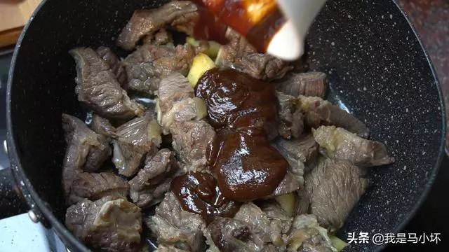 愛吃牛腩的收藏了,試試客家這種做法,出鍋香味四溢