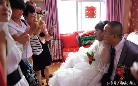 生下兒子,婆婆送我們一套新房,用鑰匙打開門後,我愣住了
