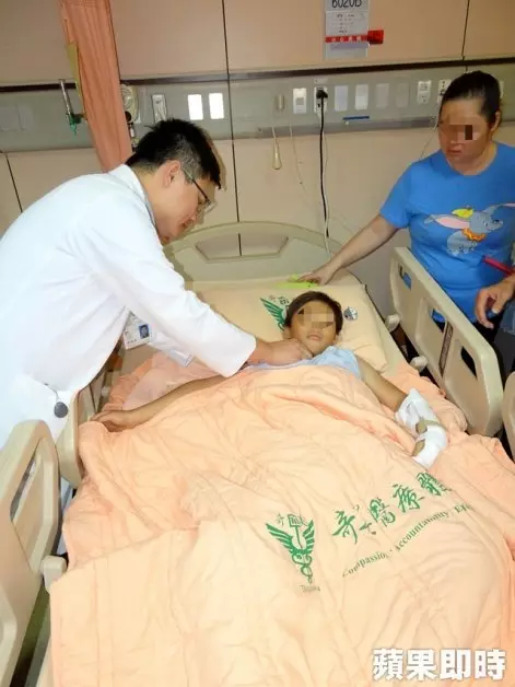 洗手台爆裂 斷8條血管神經 10歲男童受.傷送院急救