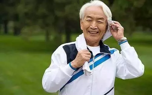 下巴看出你的晚年生活,這樣的下巴命最好 !