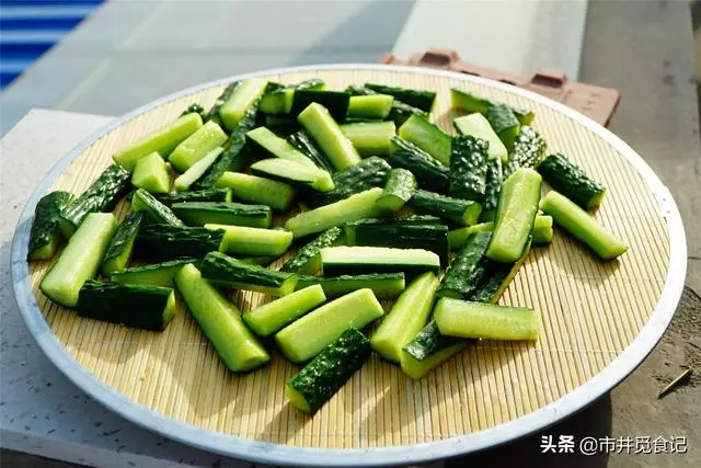 奶奶用了30年的醬黃瓜秘訣,每到夏天都做20斤,喝粥絕配 !