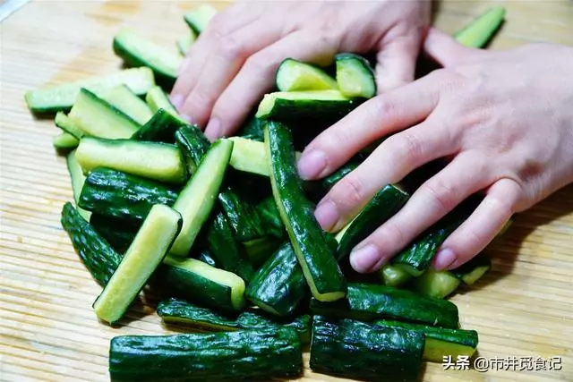 奶奶用了30年的醬黃瓜秘訣,每到夏天都做20斤,喝粥絕配 !