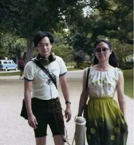 她是大導演背後的悍妻,長相平凡,卻讓三個男人乖乖聽話幾十年,原來她...