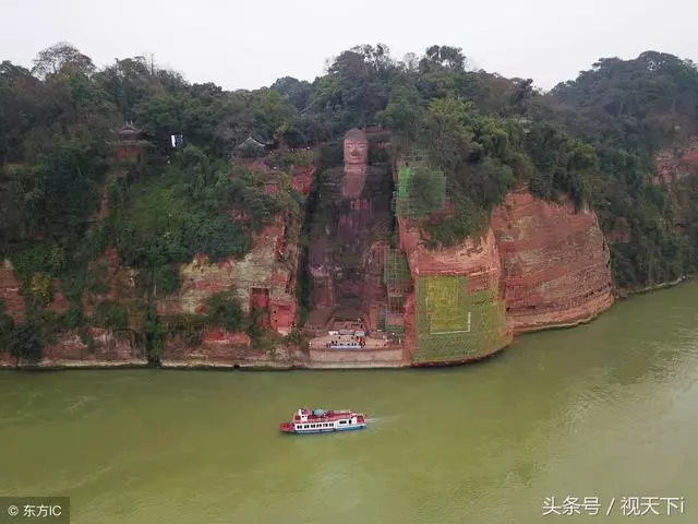 廣東老人在樂山大佛拍照,發現自然奇觀,89歲時索賠280萬元獎勵!